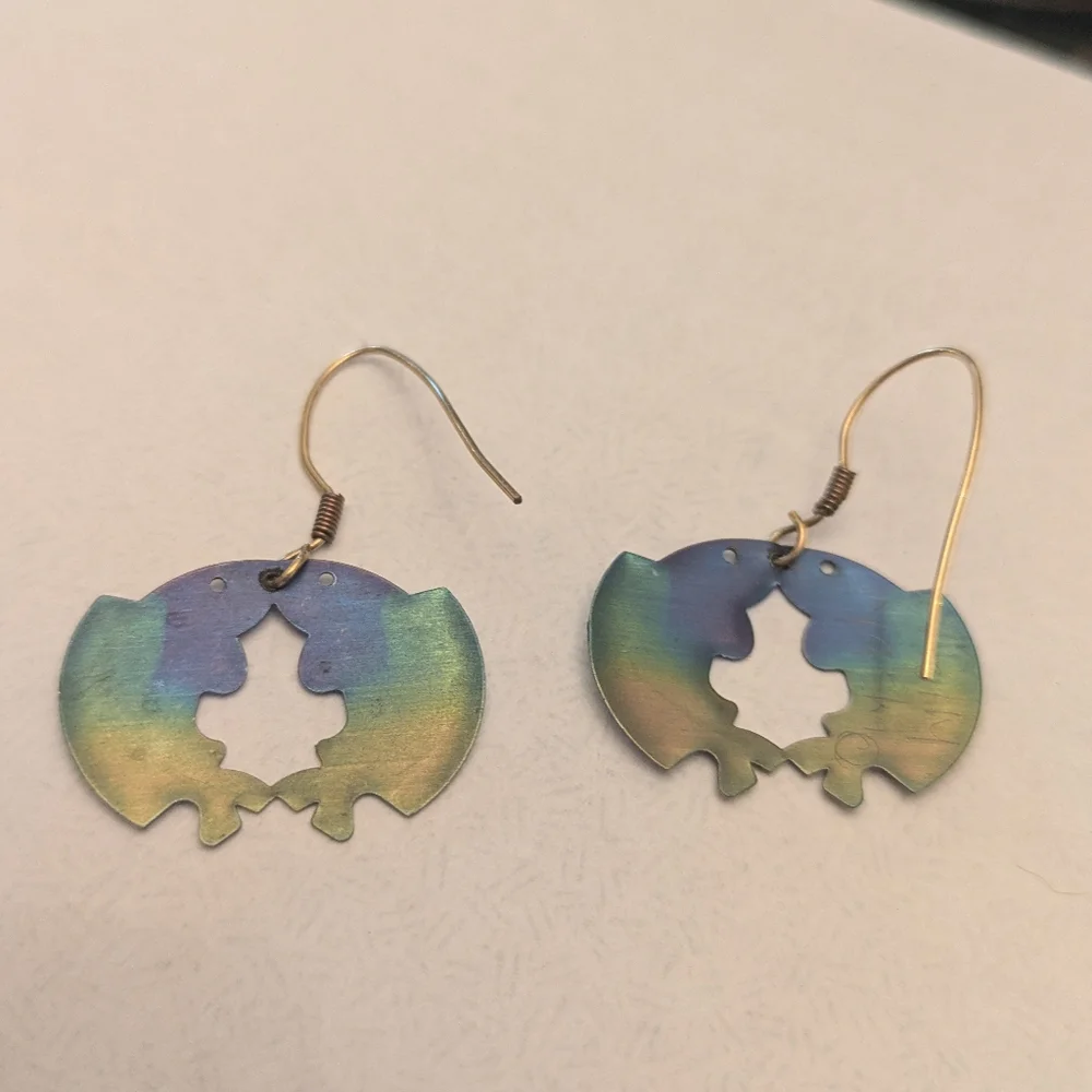 Holly Yashi Kissing Fish Niobium Dangle Earrings - Picture 3 of 8